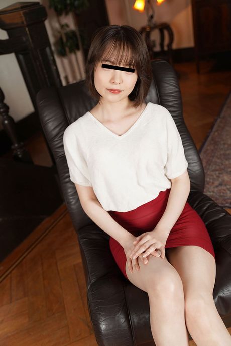 Momo Kashiwagi med briller får sin fisse kneppet