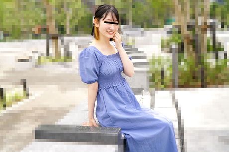 Asiatisk covergirl Yui Mitsukawa får sin twat fyldt med en pik i en solo