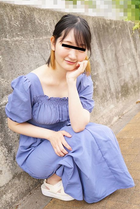 Asiatisk covergirl Yui Mitsukawa får sin twat fyldt med en pik i en solo