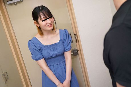 Asiatisk covergirl Yui Mitsukawa får sin twat fyldt med en pik i en solo