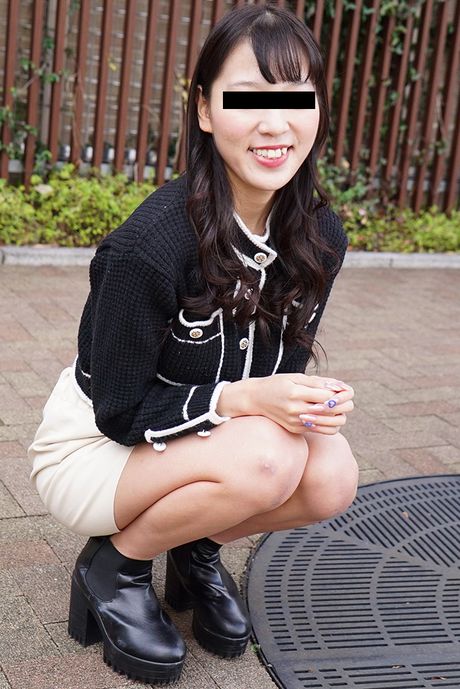 亞洲女孩 Aya Izumi 的愛洞被大雞巴塞滿