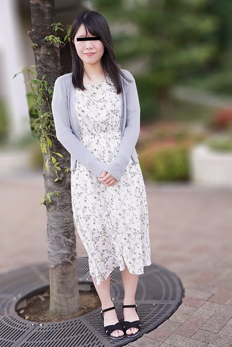 アジア人の女の子、葵さつきが興奮した男にオマンコを舐められ、チンポを突っ込まれる