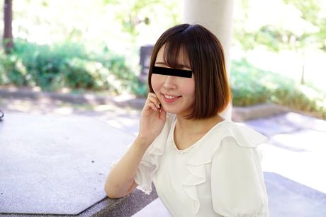 Asiatisk skønhed Minami Nakata demonstrerer sine fantastiske jugger og får sin twat fyldt