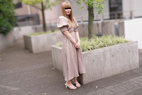 Miyu Shiina er en japansk babe med en stor røv og en lille