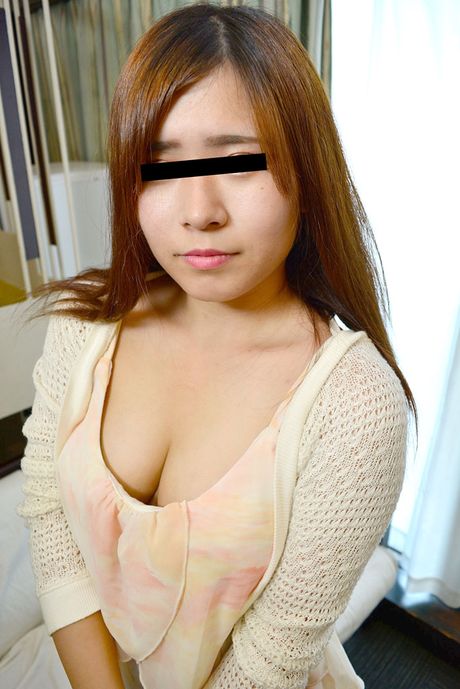 Reiko Otsuka is a Japanese babe who loves to show off her big boobs