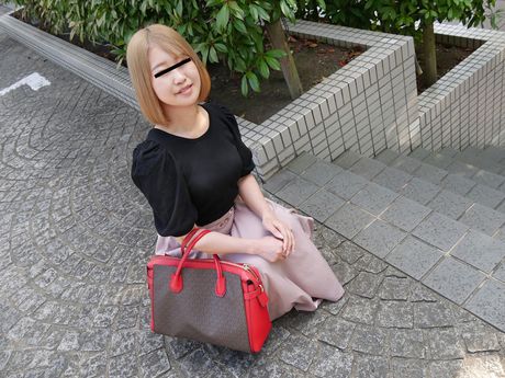 Asiatisk pige Mei Shibuya onanerer efter en vaginal knepping