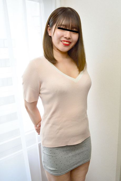 アジアの女の子、大山美穂は熱いセックスの後に彼女の猫に中出しされる