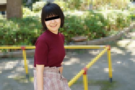 Asian teen Rui Minazuki gets her pussy stuffed with a dildo