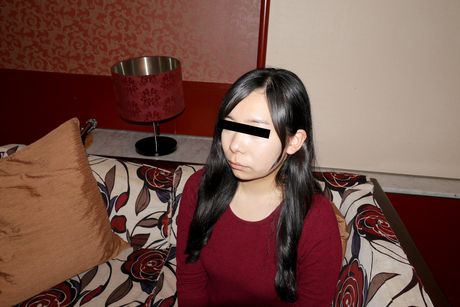 アジアの可愛い羽田陽子が服を脱いで素晴らしいおっぱいを披露し、オナニーを始める