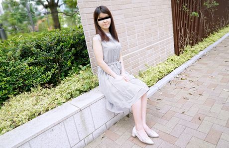 亞洲女孩 Ryoko Kimijima 露出性感臀部並被肛交