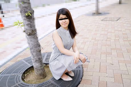 亞洲女孩 Ryoko Kimijima 露出性感臀部並被肛交