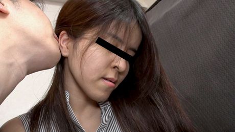 亞洲女孩 Ryoko Kimijima 露出性感臀部並被肛交