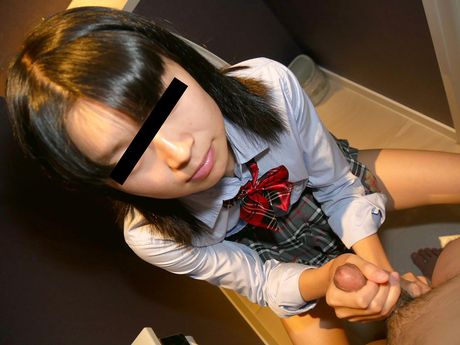 亞洲女學生星崎愛被雞雞射精