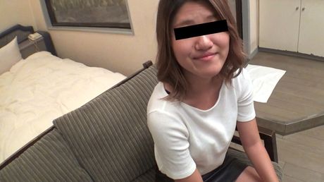 Fantastisk asiatisk babe Makoto Kakizawa får sin fisse creampied af en stor hvid pik