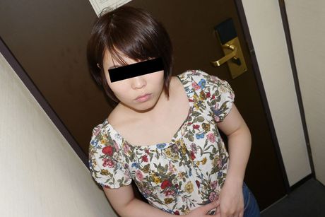 Brunette Asian babe Sumire Kamogawa gets her pussy creampied