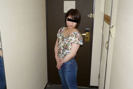 Brunette Asian babe Sumire Kamogawa gets her pussy creampied