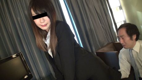 亞洲女孩 Hiroko Hatakeyama 與穿白大褂的醫生發生性關係