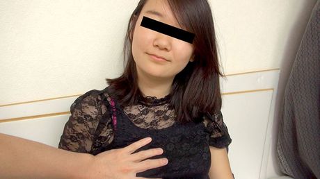 Asiatisk babe Natsu Natsuki får en creampie efter en vaginal knepping