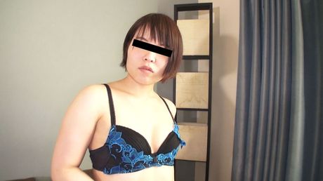 Asian covergirl Sumire Kamogawa sports a creampie after a vaginal fuck