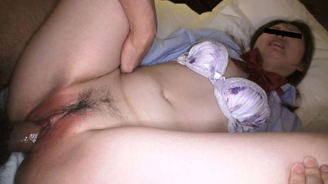 女子高生の武田翔子が大きなチンポでオマンコを満たされる