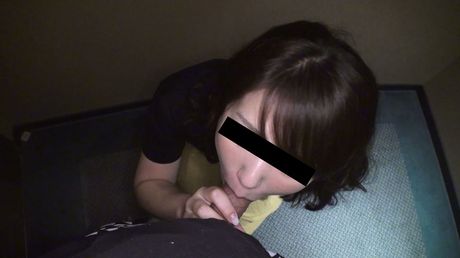 黑髮日本美女齋藤文美被大屌射進毛茸茸的陰戶