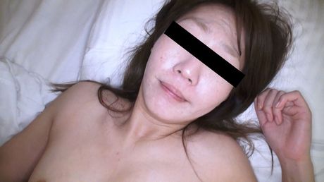 亞洲女孩 Nakamoto Yuko 在 POV 性交後被內射