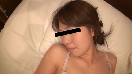 アジア人マッサージ師の広瀬みずきがマッサージ後にマンコに中出しされる