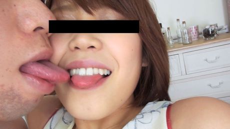 Asian babe Momose Kokoa gets her pussy creampied after a POV fuck