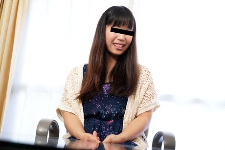 Store bryster asiatisk babe Manaka Suzuki har det sjovt med en dildo