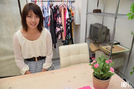 苗條的亞洲尤里·前田在一次激烈的性愛後被內射