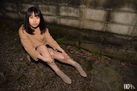 色情明星 Hikaru Kojima 在一次激烈的性愛後被內射