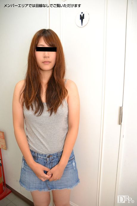 亞洲少女 Hiroko Kayama 在公共廁所做愛