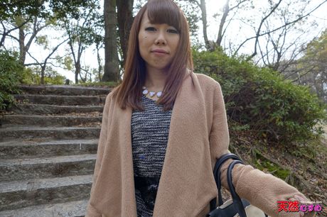 アジアの美女、小島ゆきがキッチンでオマンコを舐められ、掘られる