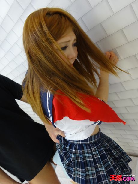 Skolepige Okubo Megumi får sin twat fyldt med en pik