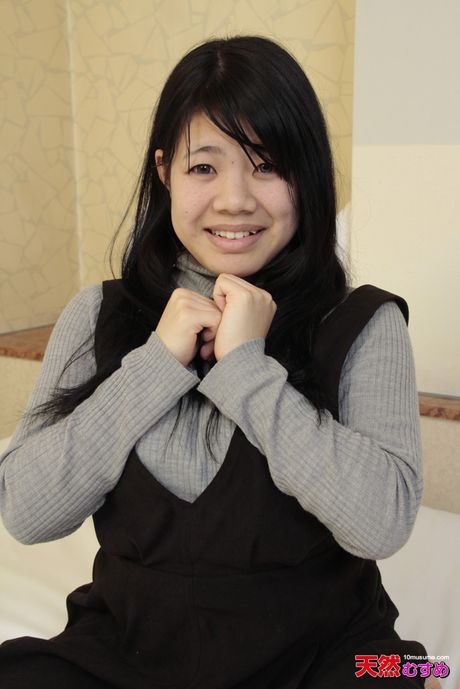 亞洲少女 Hieno 在陰道性交後被內射