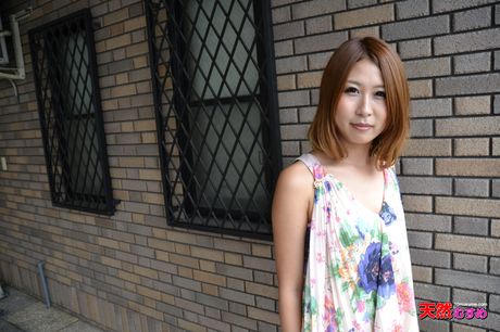 Asiatisk skønhed Eri Suzuki får sin fisse creampied efter et varmt fuck