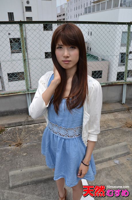 ゴージャスな北野恵子が服を脱いで毛深いオマンコを舐められる