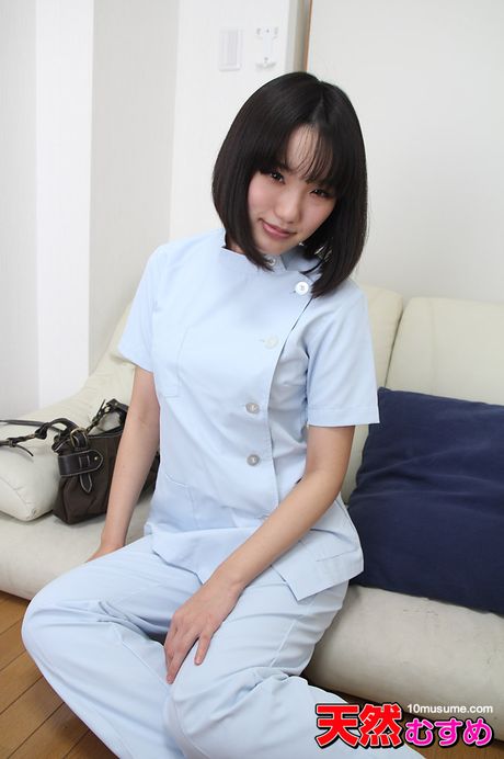 Asian covergirl Inoe Kozue gets her pussy creampied after a good fuck