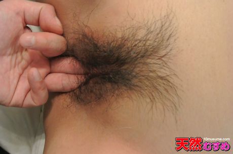 亞洲封面女郎 Momo Fukada 在 POV 性交過程中被內射