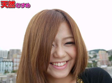 魅力的なアジア人、白石なおが平らなおっぱいを披露し、POVフェラチオを受ける