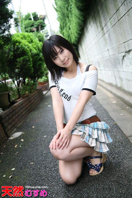 Asiatisk pige Yagamino Eru forfører en fyr og får sin twat fyldt