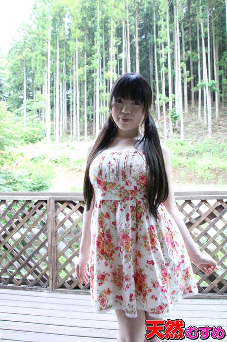 女學生宮崎優真被白人幹屁股