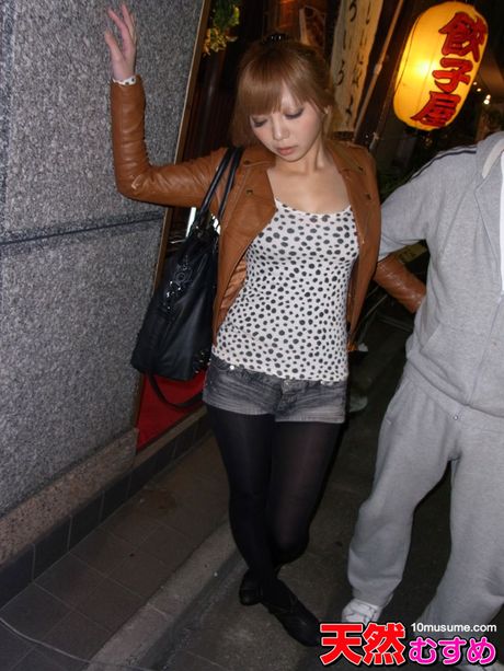 アジアのカバーガール白石あゆみがPOVシーンで口とオマンコを犯される