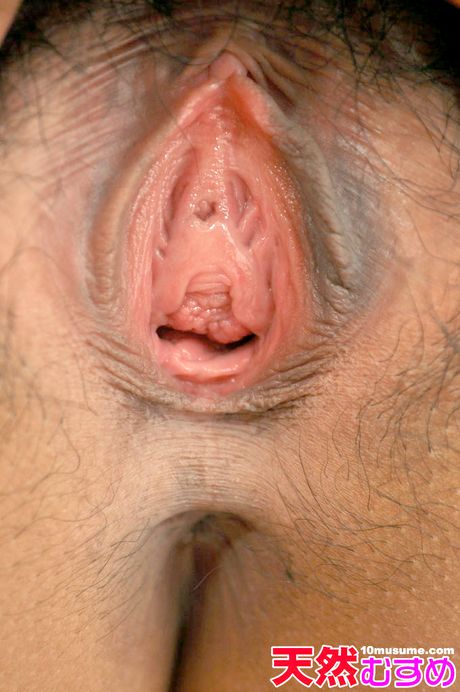 Asian babe Sakaguchi Yumi takes a shower before a finger fuck