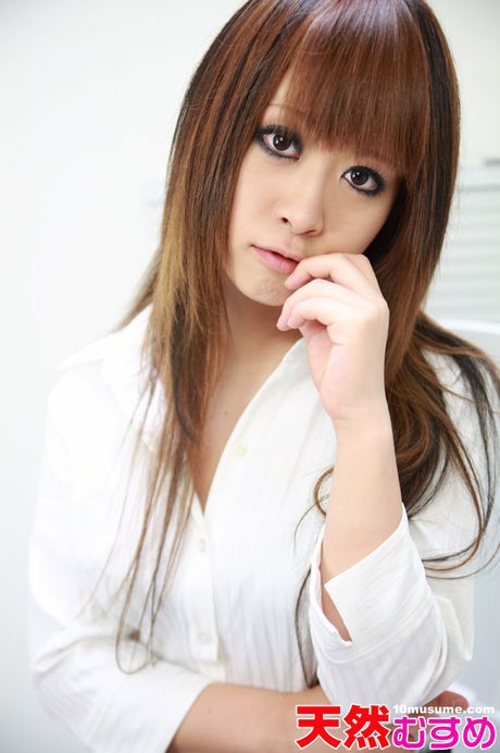 Asian doll Minami Akikawa gets her pussy creampied after a hot fuck