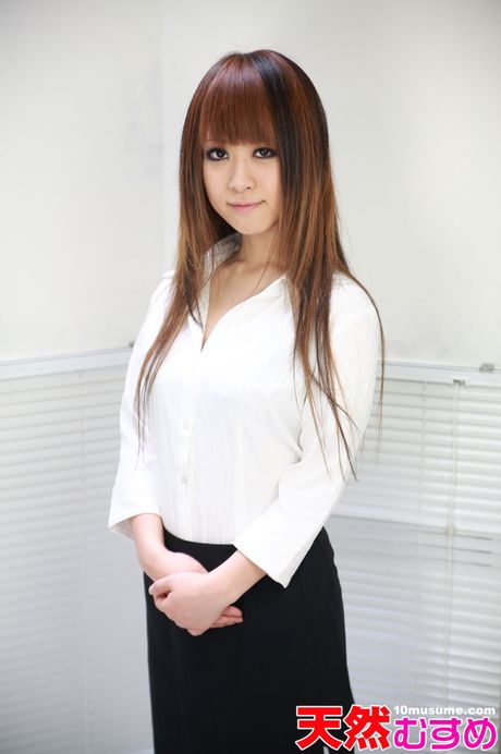 Asian doll Minami Akikawa gets her pussy creampied after a hot fuck