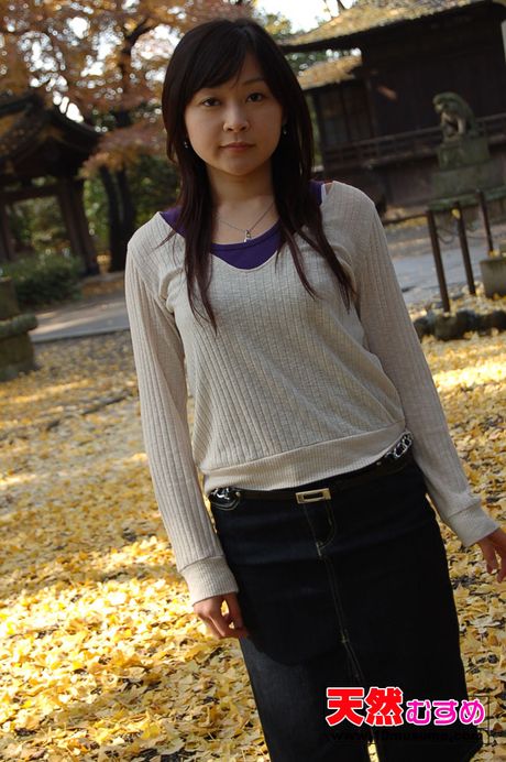 Brown-Eyed japanese beauty Asuka is a horny Asian babe who loves to masturbate