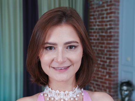 プリンセス・リリは輪姦されるのが大好きなホットな女です