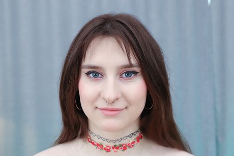 Dejlig russisk pige Jane White bliver gruppeknust af 4 sorte mænd i fiskenet