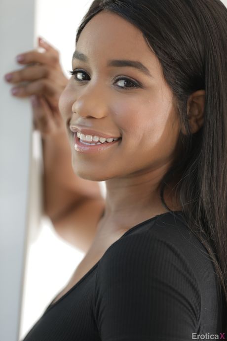 Seductive porn star Jenna Foxx exposes big boobies and jerks off 